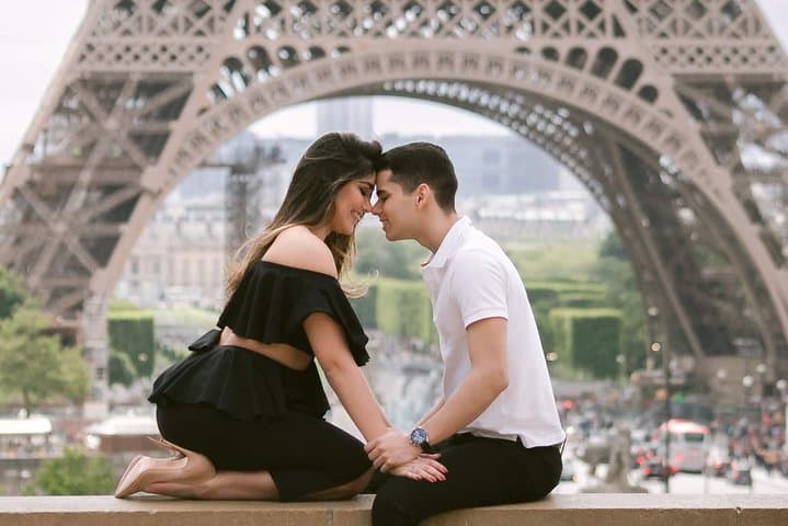 Paris Eiffel Tower Photoshoot Professional Photographer Private