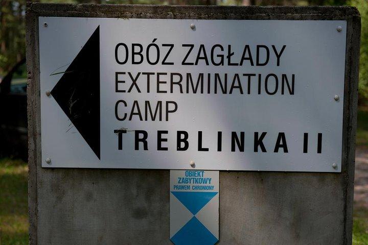Halbtägige Treblinka Death Camp Kleingruppentour ab Warschau mit Mittagessen