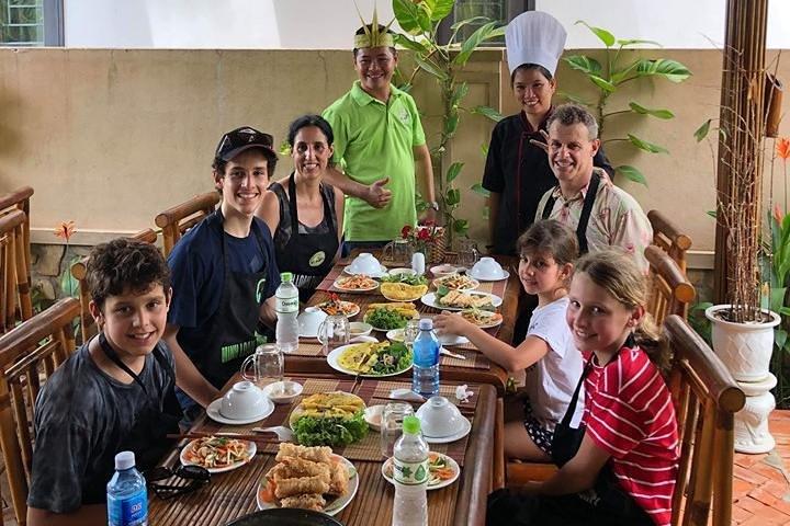 Hoi An Cooking Class y tour en bote de canasta