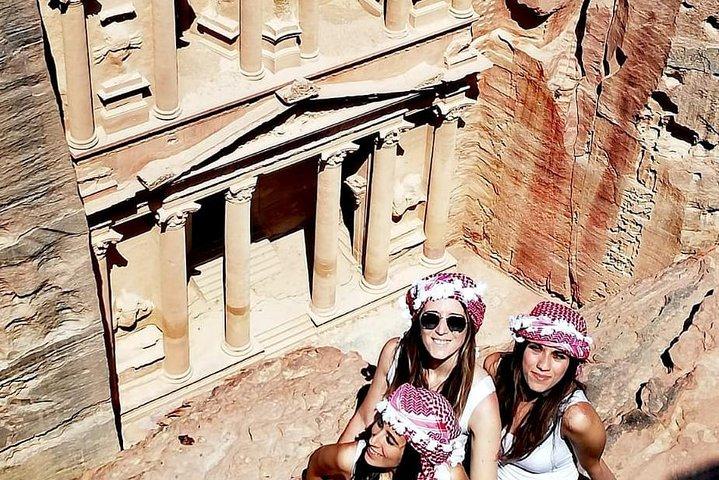 Exclusieve Premium Full-Day reis naar Petra & Wadi Rum vanuit Amman