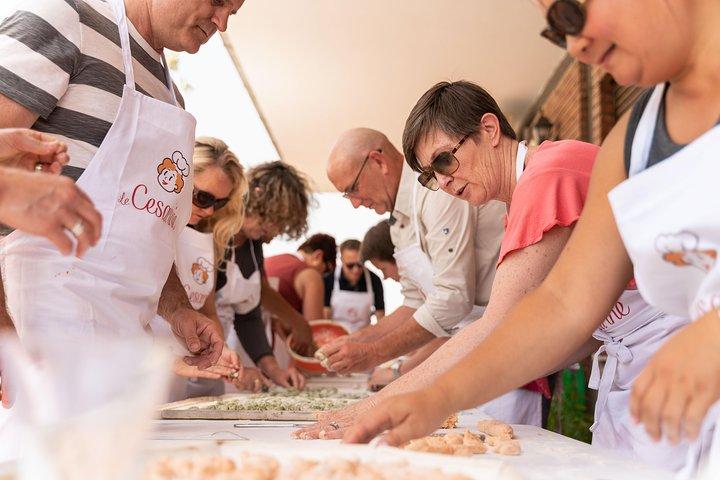 Cesarine: lezione di pasta e tiramisù per piccoli gruppi a Roma