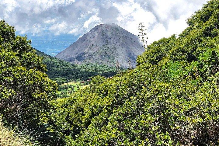 ベスト日帰りツアー：サンタアナ火山ハイキング＋コアテペケ湖