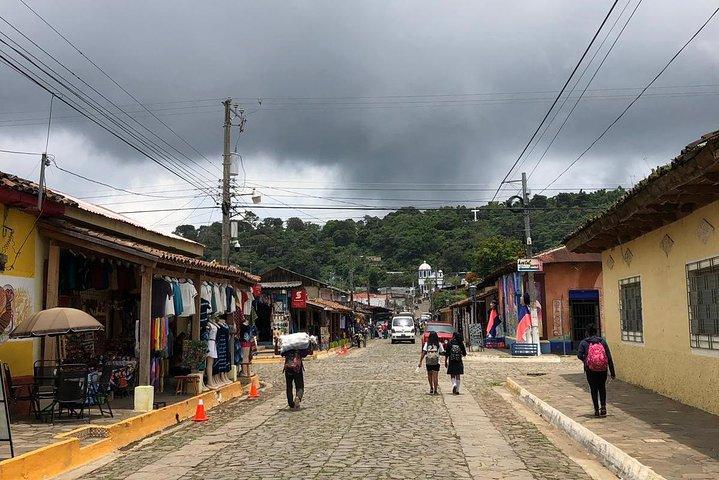 Ruta Clásica de las Flores : Ciudades, Tour del Café & Aguas Termales