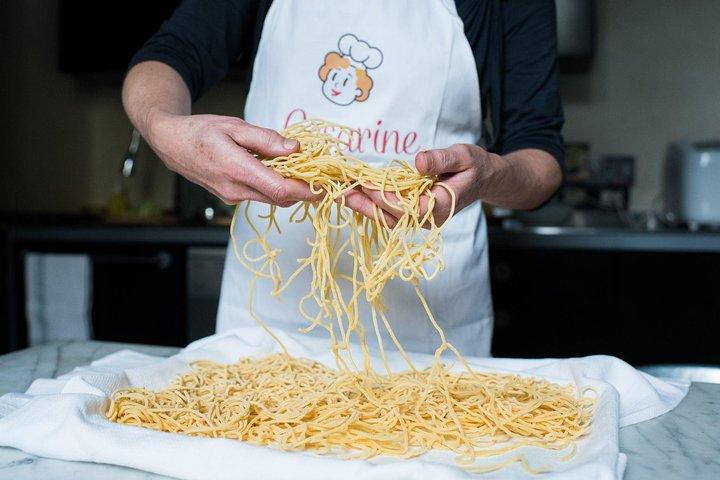 Clase de pasta y tiramisú en la casa de una Cesarina con degustación en Cava de 'Tirreni