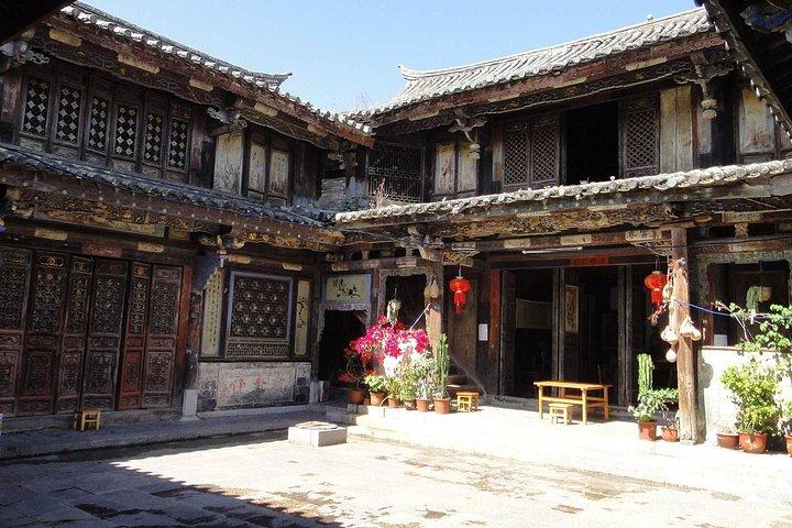 4日間のプライベートツアー昆明から石林YuanyangテラスJianshui旧市街