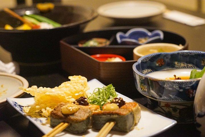 京都ナイトグルメツアー in 祇園（9品＋料理＋日本酒試飲6品）