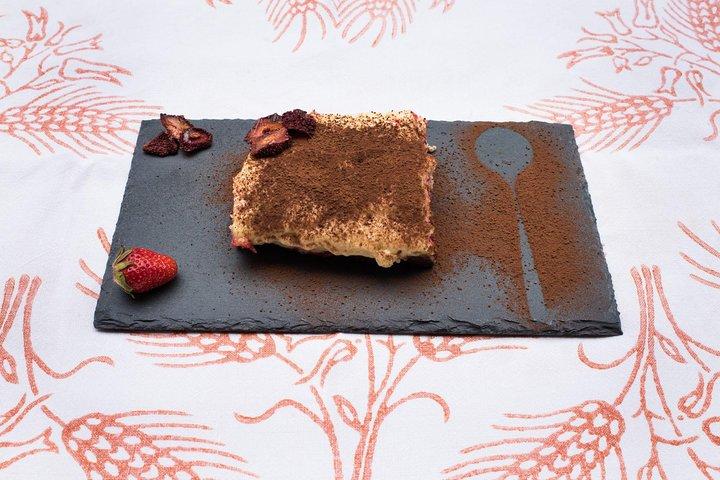Clase de pasta y tiramisú en la casa de una Cesarina con degustación en Cava de 'Tirreni