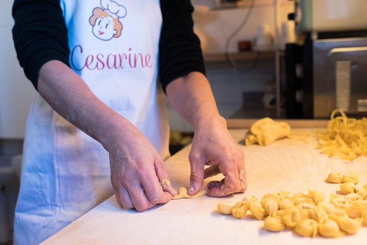 Cook Pasta & Tiramisu em uma casa local em Bolonha por Cesarine