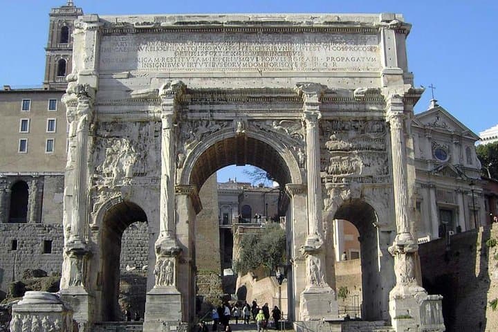 Small Group Colosseum, Roman Forum and Palatine Hill Guided Tour