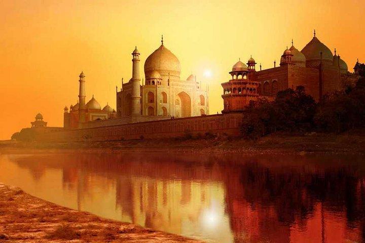 Taj Mahal Sunrise e Agra Fort Tour In auto - Da Delhi