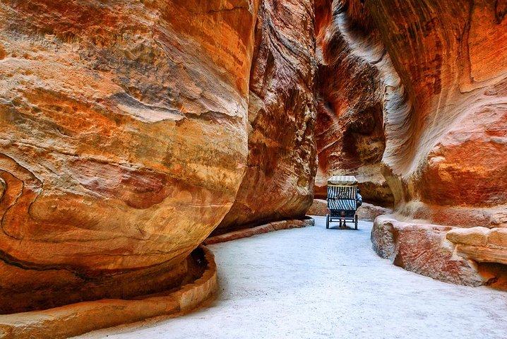 3 Day Tour Petra, Wadi Rum, Aqaba startar från Amman, Döda havet eller flygplatsen