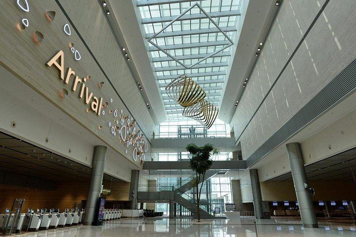 Transfer dall'aeroporto di Queen Alia agli hotel del Mar Morto o visto viceversa