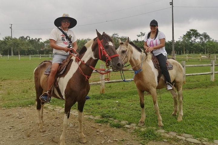 Reiten und Shuar-Gemeinde in der Nähe von Guayaquil Privatreise