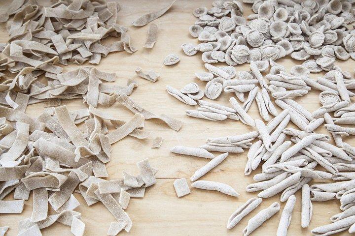 Privé Pasta & Tiramisu Class in een Cesarina's huis met proeverij in Lecce