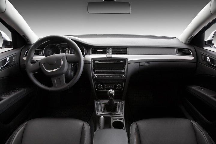 Privater Transfer zum Flughafen Madrid (MAD)