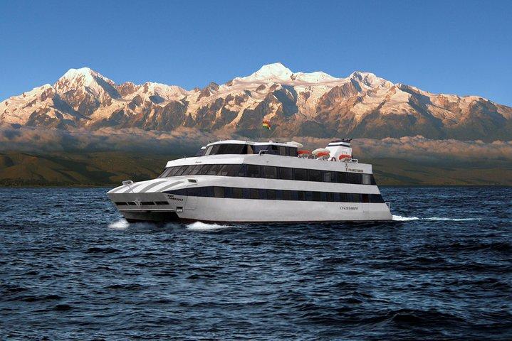 Titicaca Meer en Sun Island Catamarancruise per nacht vanuit Puno