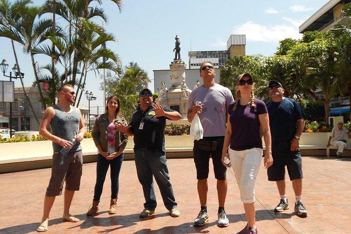 City Tour and El Boquerón National Park with Pupusa Tasting