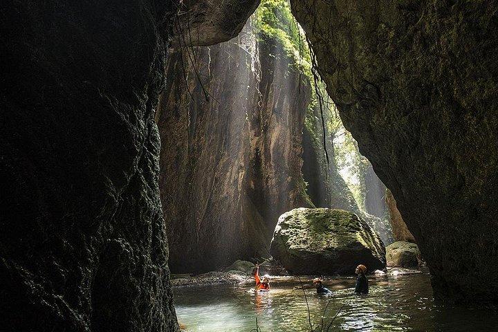 Adventure Canyoning: Aling Gorges