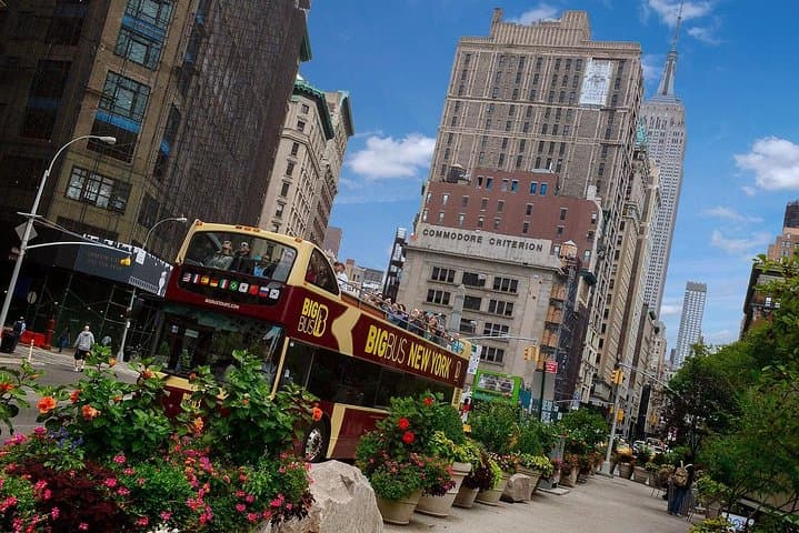 New York: Hop-On Hop-Off Sightseeing Tour by Open-top Bus