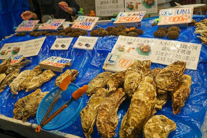 大阪・黒門市場フードウオーキングツアー（6駅6味）