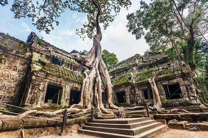 Private guided Full -day Angkor tour with sun set