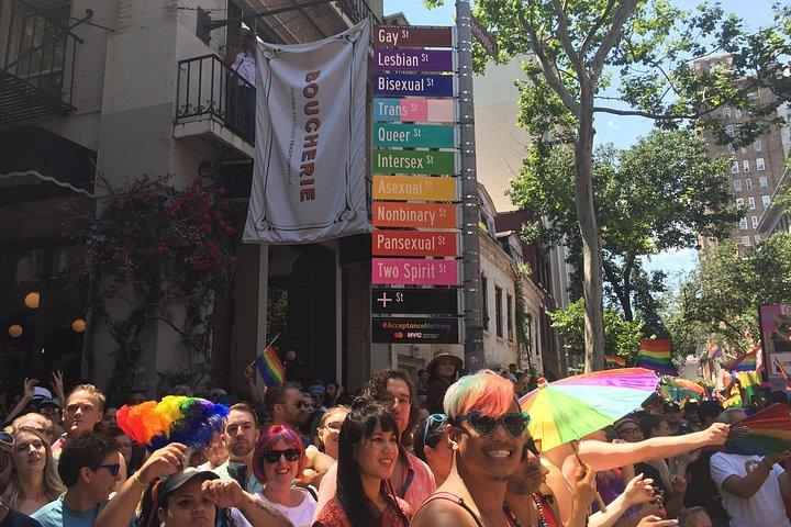 プライド ツアーズ NYC の LGBTQ ヒストリカル ウォーキング ツアー