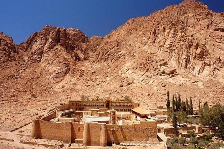 ST. CATHRINE MONASTRY & MOUNT SINAI VAN SHARM El SHEIKH ZONSOPGANG