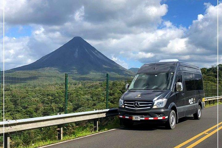 Gemeinsamer Shuttle von Tamarindo nach Monteverde