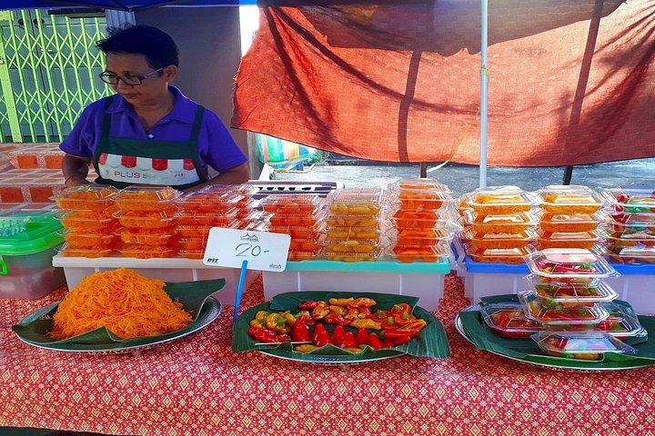 Local Temples and Traditional Market