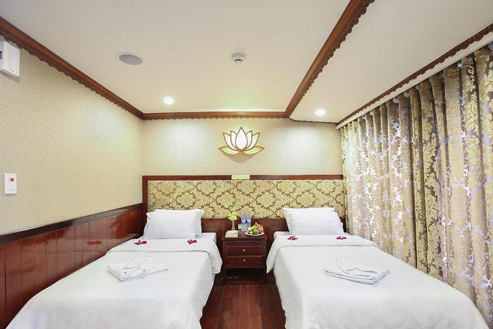 2-tägige Dschunkenboots-Tour mit Oriental Sails in die Halong-Bucht von Hanoi