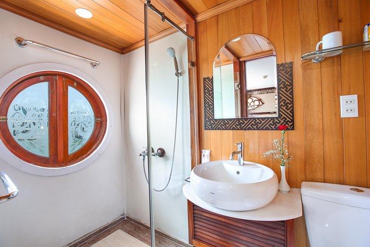2-tägige Dschunkenboots-Tour mit Oriental Sails in die Halong-Bucht von Hanoi