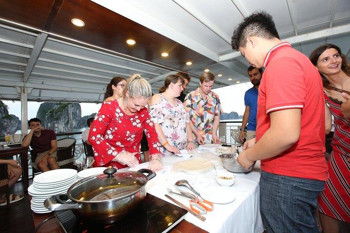 ハロン湾 1泊2日 3starクルーズ カヤック 料理 リラックス