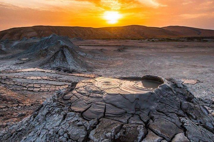 Gobustan, Mud Volcano, Burning Mountain og Fire Temple Tour