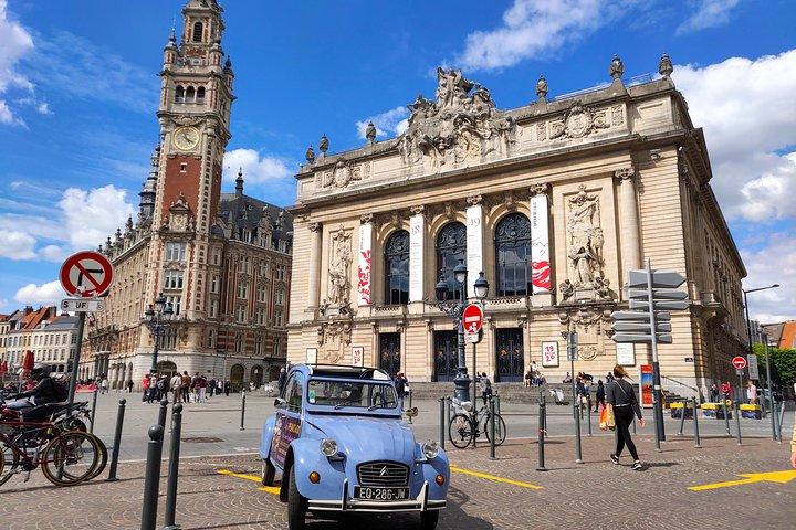 Excursion exceptionnelle à Lille en 2 CV décapotable avec votre chauffeur-guide privé.