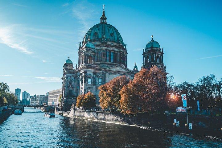 Privater Scenic Transfer von Prag nach Berlin mit 4 Stunden Sightseeing