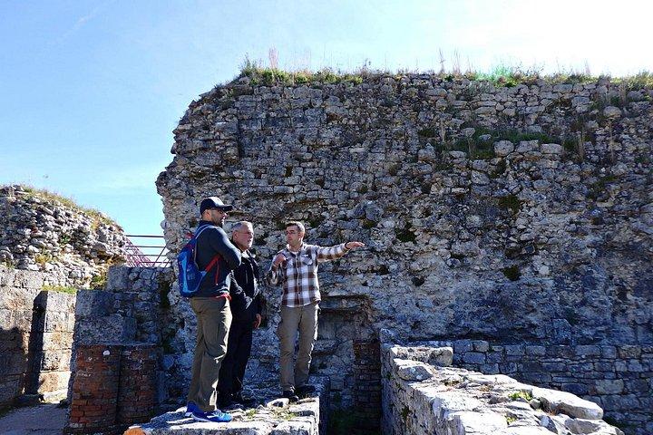 コニンブリガのローマ時代の遺跡とシコの洞窟の発見