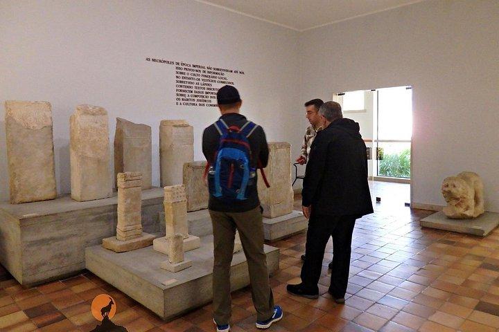 コニンブリガのローマ時代の遺跡とシコの洞窟の発見