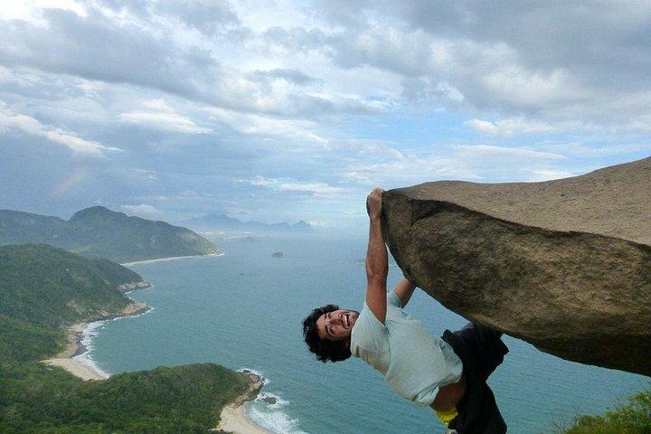 Pedra do Telégrafo Hiking & Relax in a Wild Beach