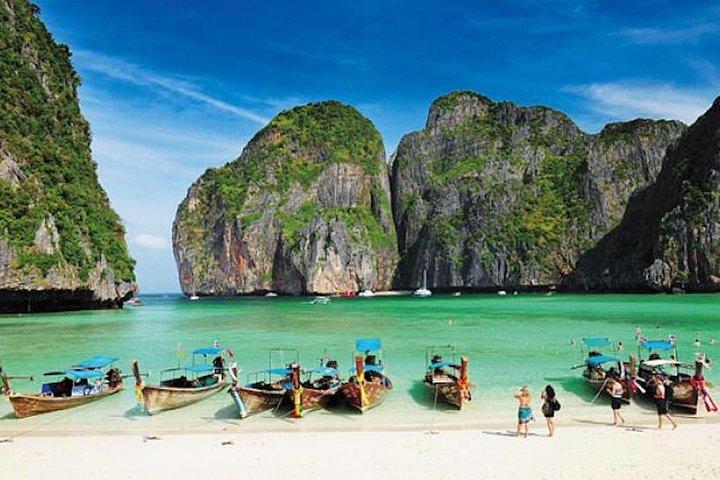 Phi Phi Island Tour by Big Boat van Royal Jet Cruiser (First Class)