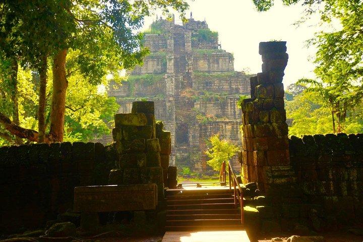 バスまたは 4WD - 2 D、1 N Siem Reap / Koh Ker / Tbeng Meachey / Loas 国境