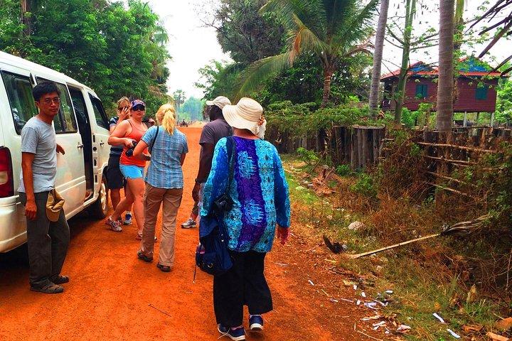 ミニバス - 2 D、1 N Siem Reap / Koh Ker / Loas Border Adventure