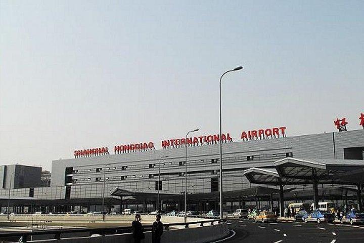 Privat transfer fra Shanghai Hongqiao Lufthavn til Shanghai Disneyland