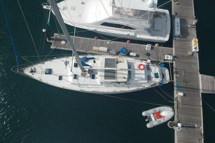 ルイスと彼のチームと一緒にタイロナへの航海: ユニーク!