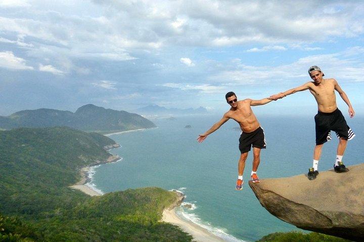 Pedra do Telégrafo Vandreture og slappe af i en vild strand