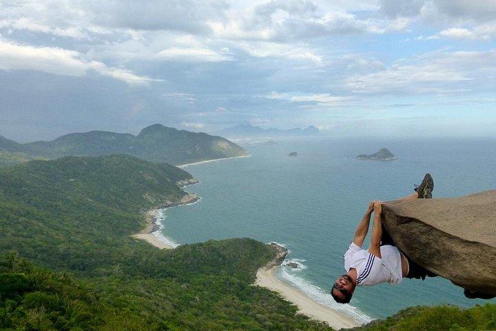 Pedra do Telégrafo Hiking & Relax in a Wild Beach
