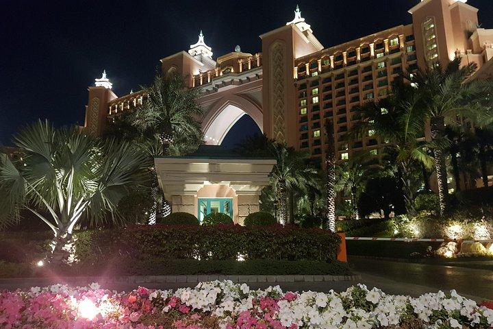 Burj Khalifaチケットで夜のドバイシティツアー