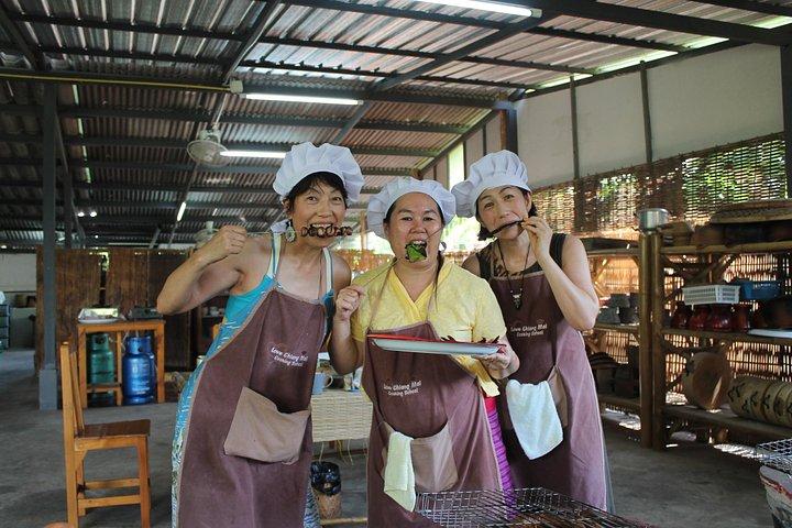 チェンマイ ランナー 地元の人々とタイ北部料理体験