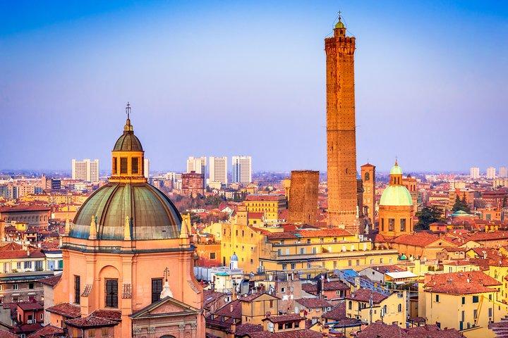 Von Ravenna aus: Tagesausflug nach Bologna mit Mittagessen