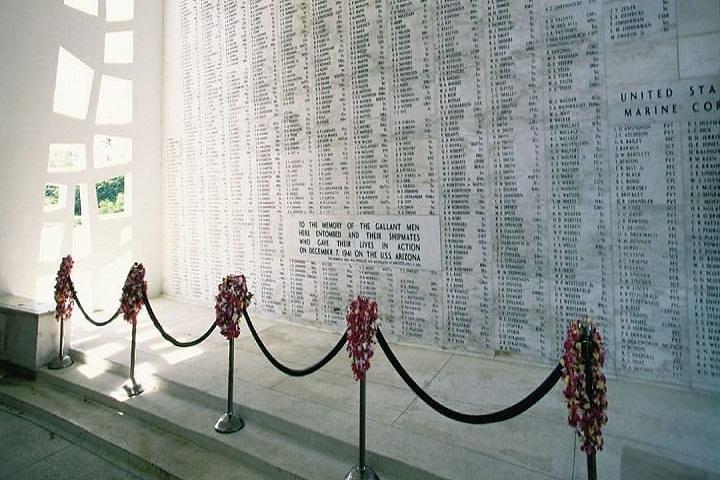 Arizona Memorial Pearl Harbor et visite de la ville d'Honolulu au départ de Waikiki