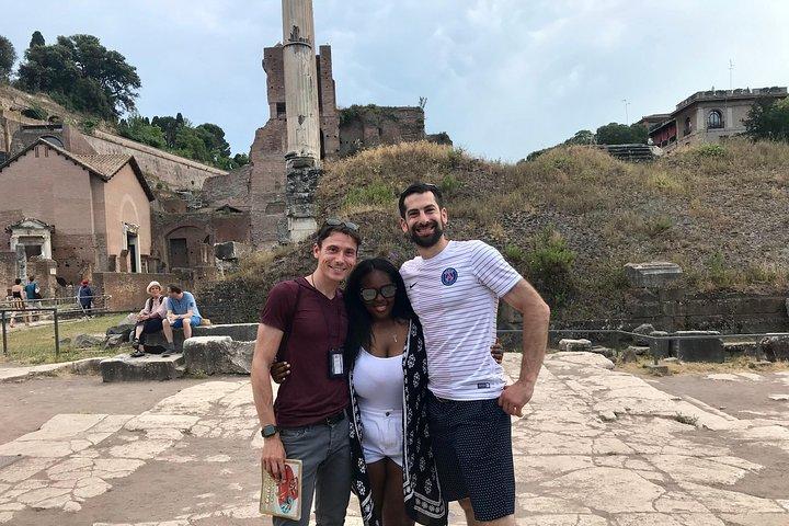 Tour VIP del Coliseo, el Foro y el Monte Palatino con un guía doctorado